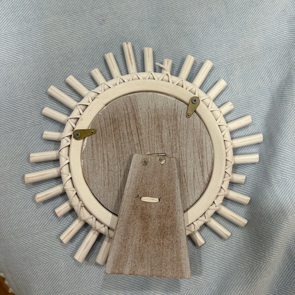 Amanda Linroth Sunburst Picture frame - Picture 4 of 5